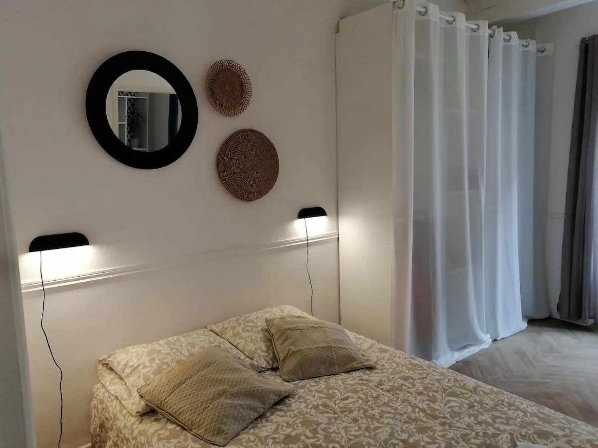Plein Centre De Vienne Avec Balcon Apartment 0*, Vienne (Isere) France