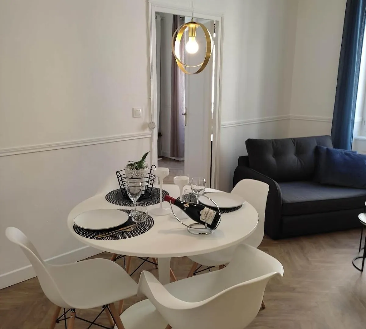 Plein Centre De Vienne Avec Balcon Apartment